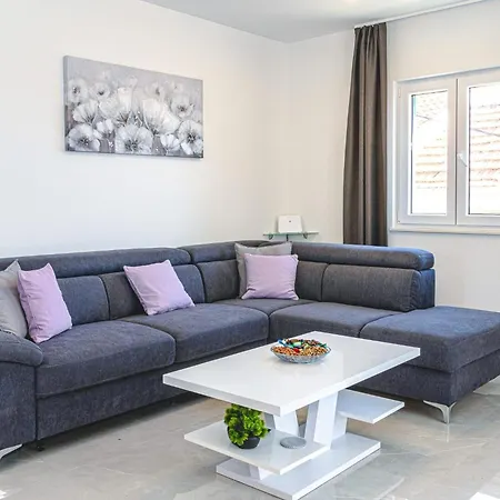 Nikol Appartement *