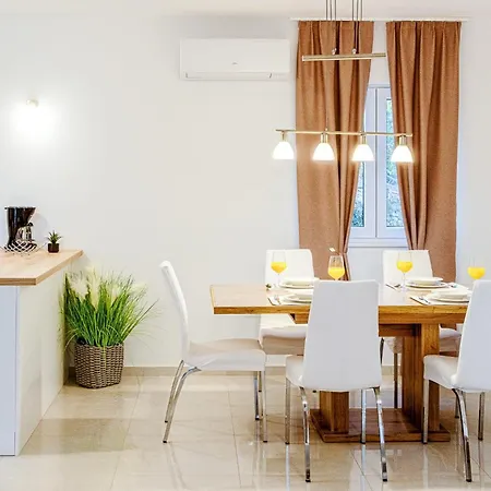 Apartment Nikol *